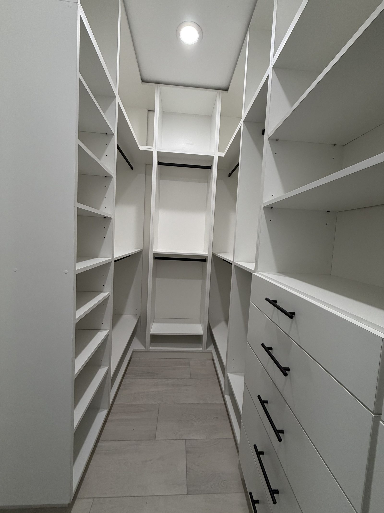 Sliding-door wardrobe with hallway view