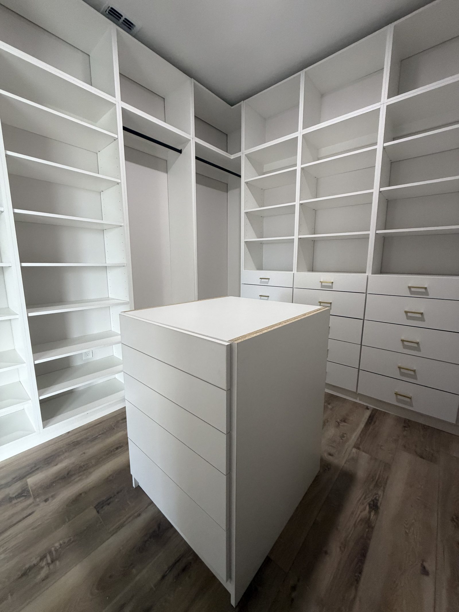 Walk-in closet drawer detail
